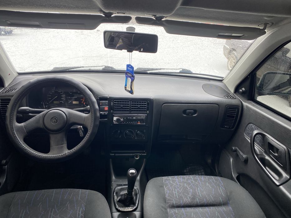 Volkswagen Polo Classic 1.4 бензин 1998 год