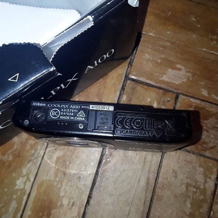 юбілейний Nikon Coolpix A100 цифровий фотоапарат (дефект)