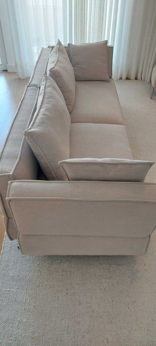 Sofá HAVEN da AREA STORE da marca Belga PRLiving com apoio de braços ajustaveis