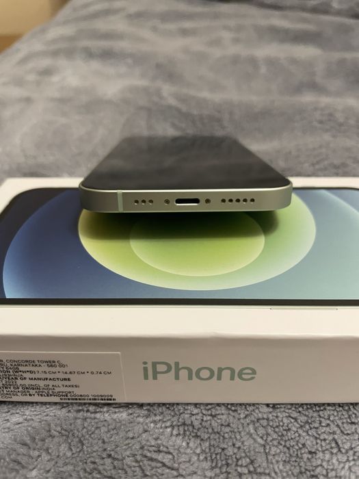 Продам Iphone 12