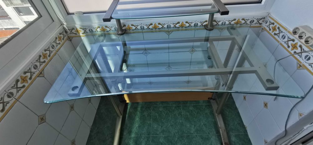 Mesa escritório em vidro temperado+cadeira de escritório com regulação