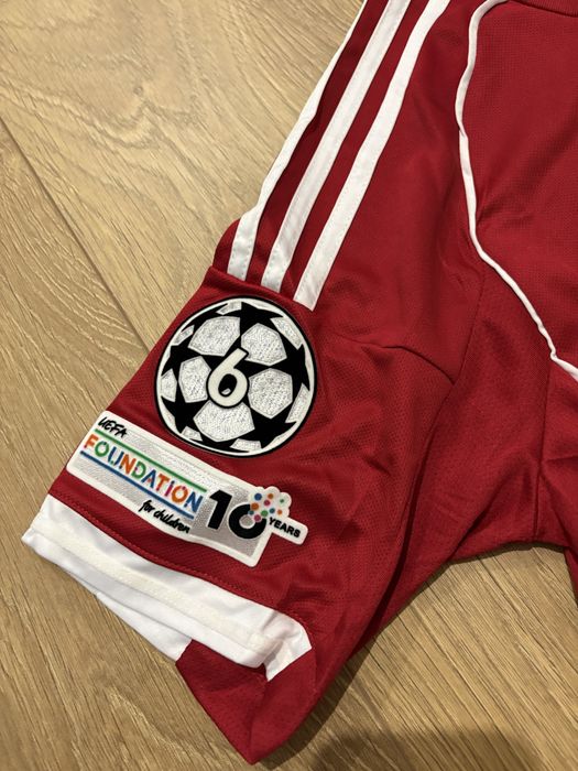 T-Shirt Liverpool com Patch Champions - Tamanho S