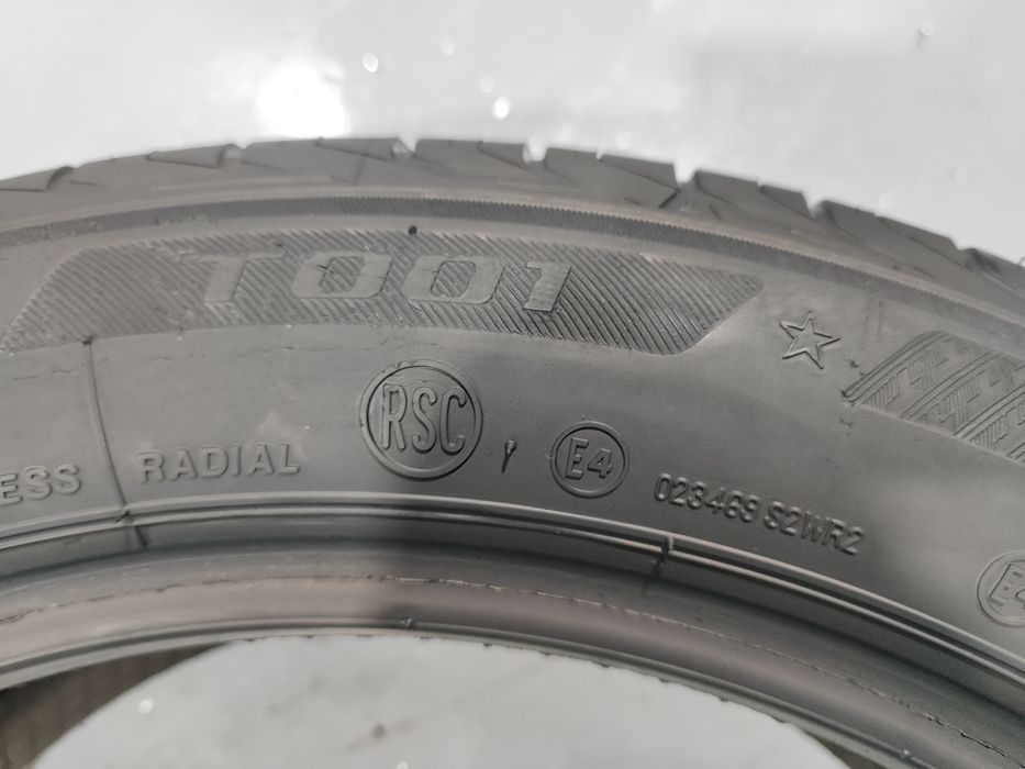 2 pneus semi novos 225-50R18 Bridgestone RFT - Oferta dos portes