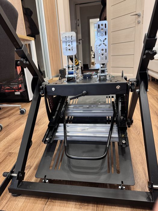 Стійка/кокпіт для керма gt omega apex + titan pedal adjustment plate