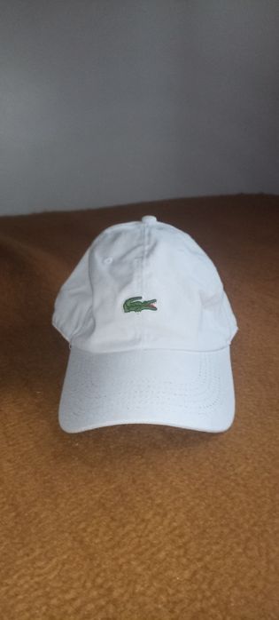 chapéu lacoste branco
