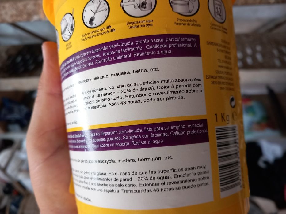 Cola para papel de parede
