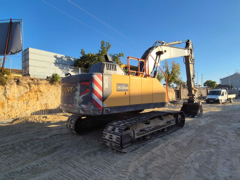 Escavadora Giratória Volvo EC220el