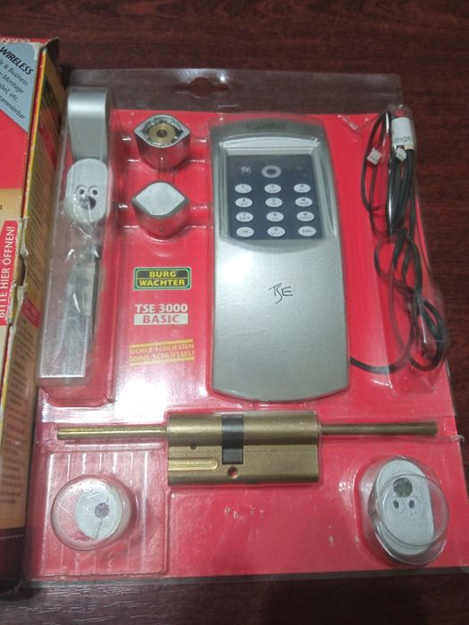Кодовый  на пульте замок на окно , дверь burg wachter