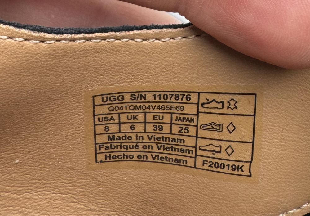 Ugg босоніжки оригінал 39 р