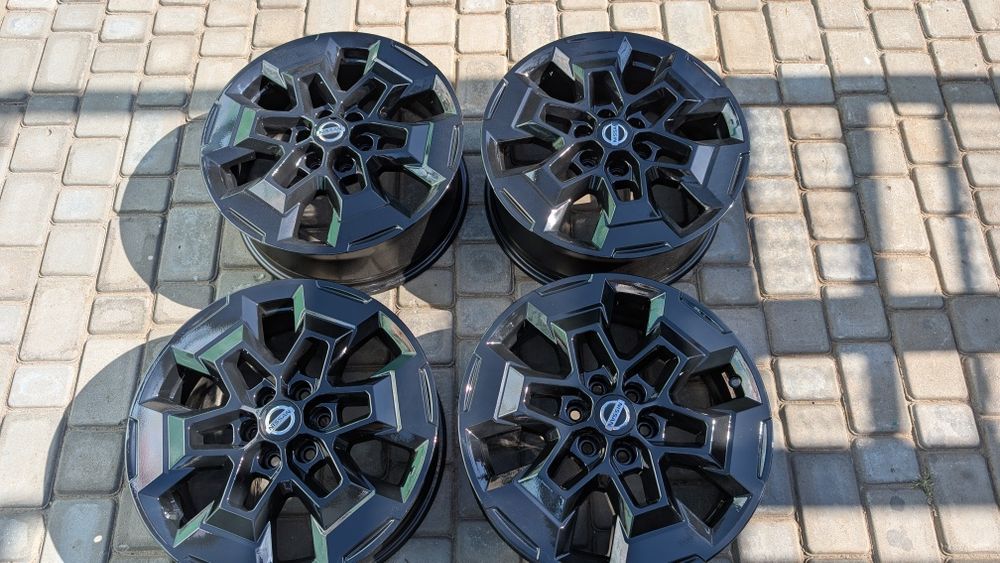 6 114,3 R 18 Оригінальні диски Nissan Navara D 23 2019 року