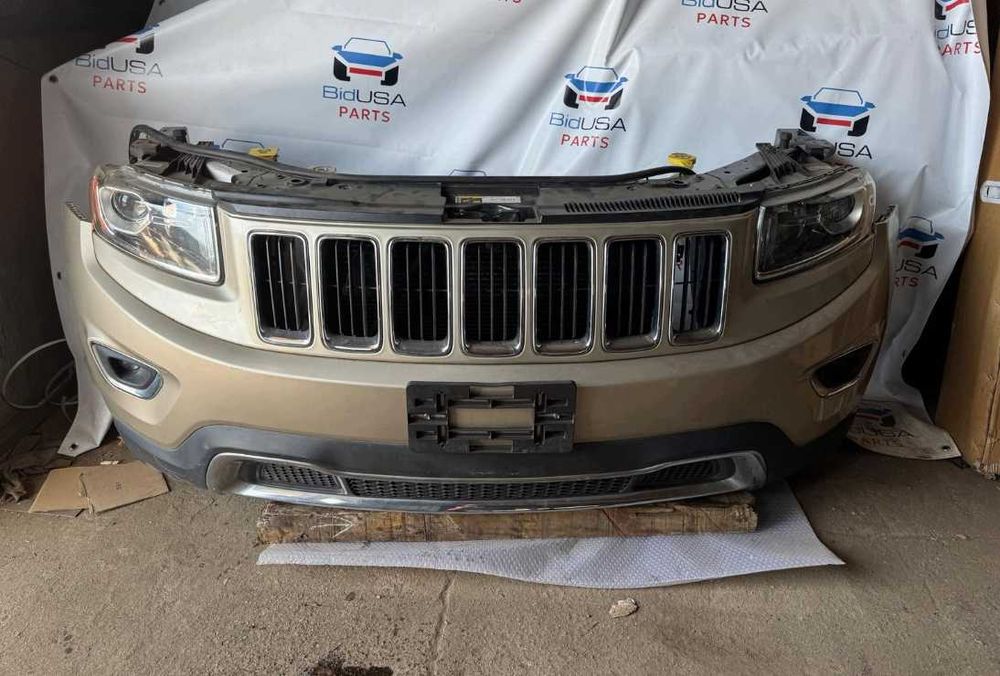 Jeep Grand Cherokee WK2 2013 - 2022 Бампер передній Дорестайл