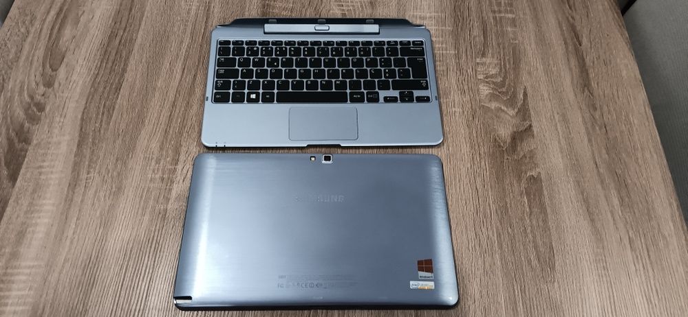 Samsung ATIV Smart PC - Tablet / PC