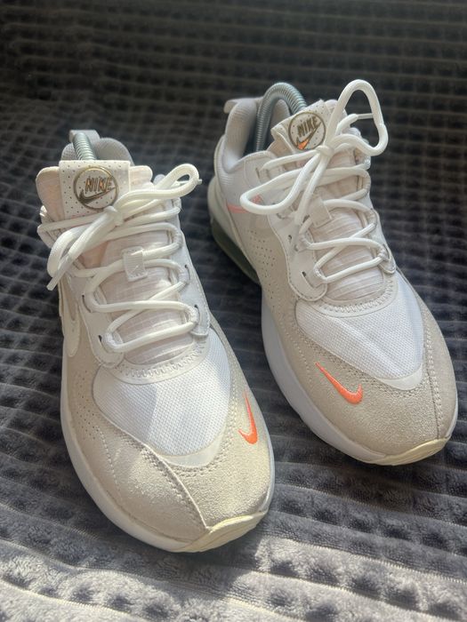 NIKE AIR MAX VERONA (39-40) 25-26см женские кроссовки оригинал бежевые