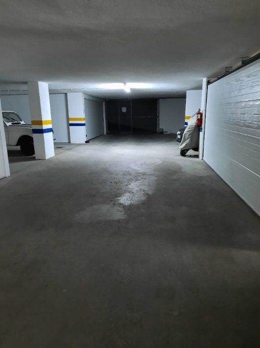 Estacionamento para mota ou carro, em Setúbal