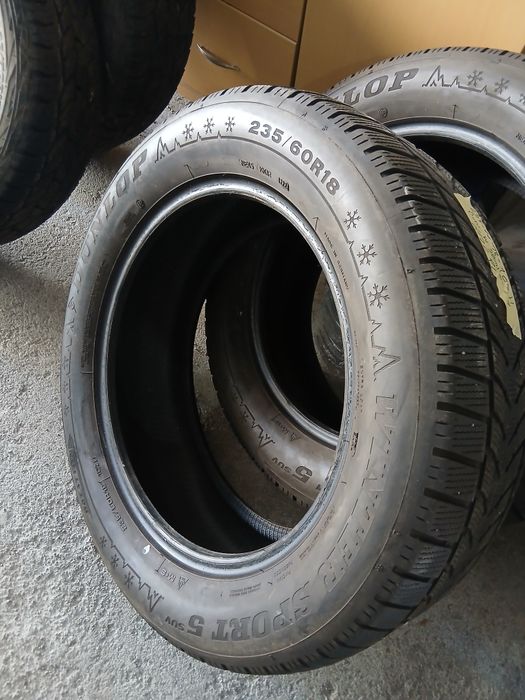 2 Pneus 235/60R18 Dunlop seminovos