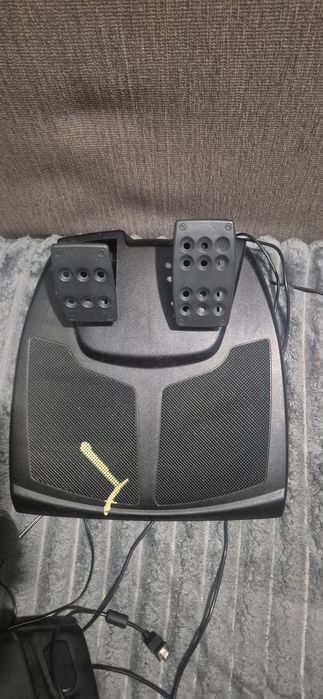 Ігрове кермо Logitech Momo Racing