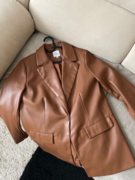 Піджак рудого відтінку