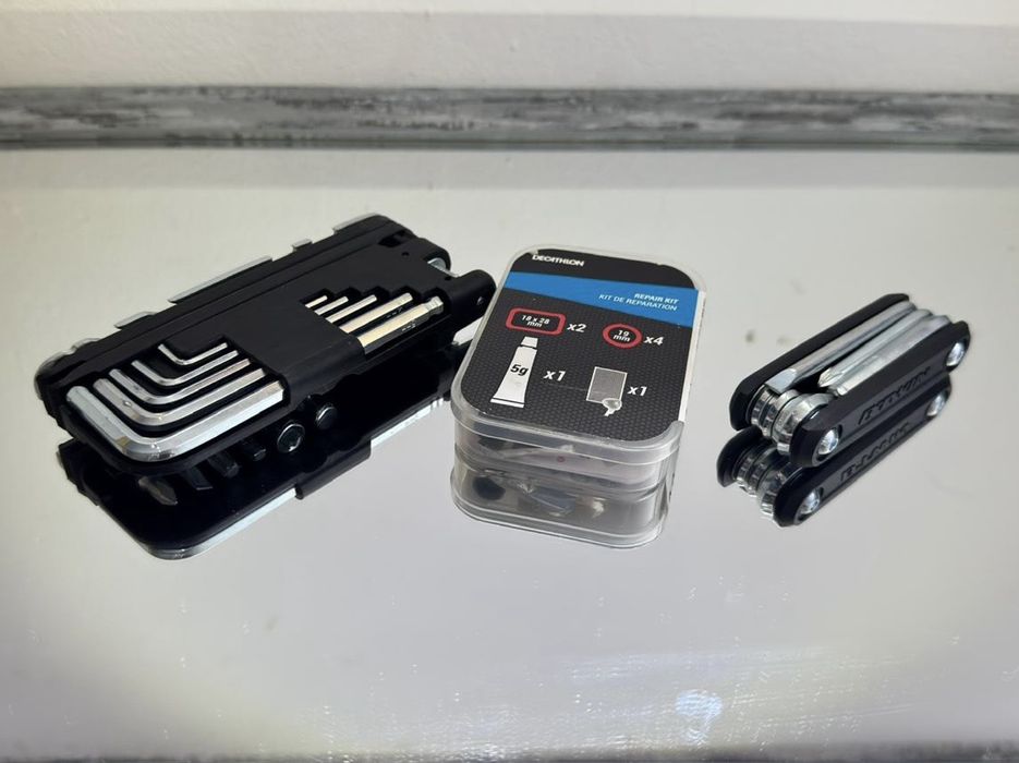 Kit ferramentas bicicleta + Kit remendos/reparação.