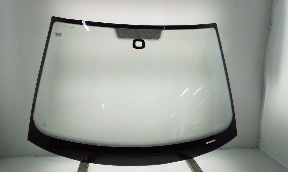 Szyba samochodowa przednia czołowa używana VW VOLKSWAGEN DOWÓZ