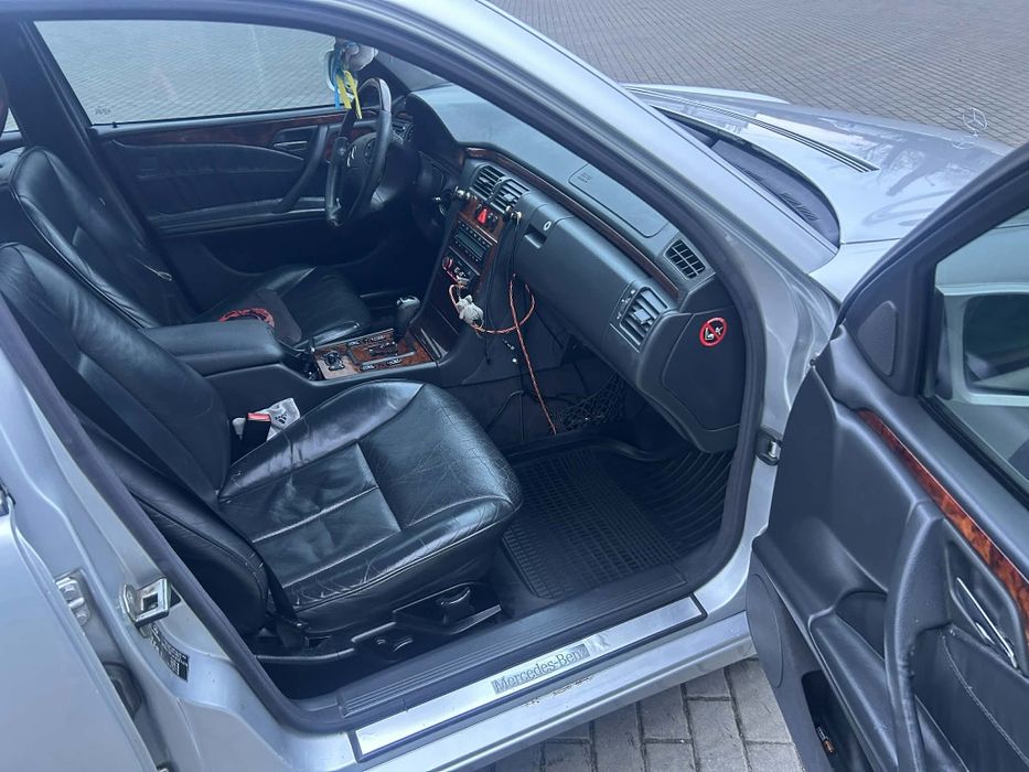 Продам Mercedes-Benz E270