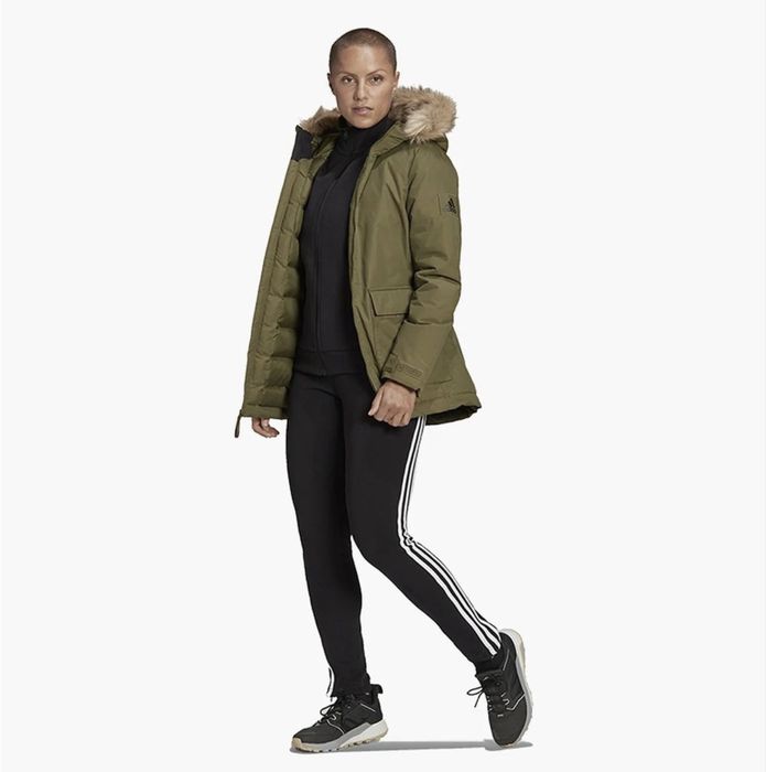 Оливкова парка жіноча Adidas Utilitas Hooded Parka Olive. Оригінал
