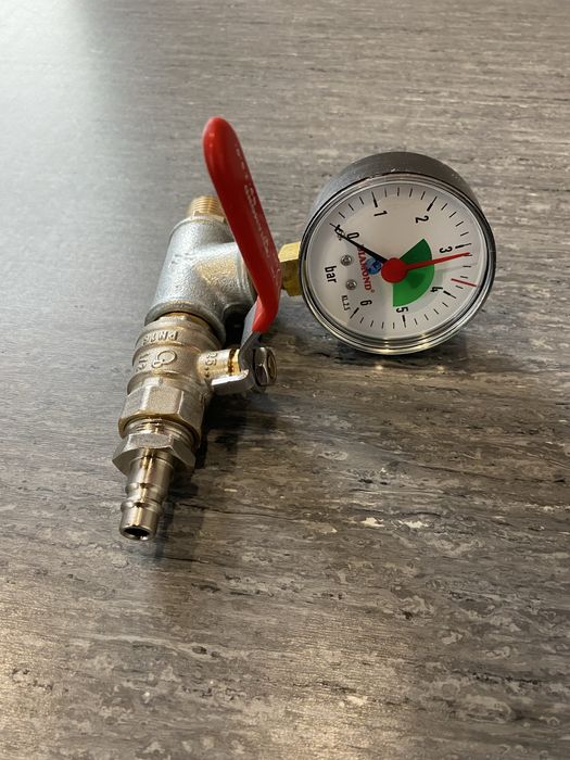 Zestaw do sprawdzania szczelności instalacji wodnej powietrzem 1szt.