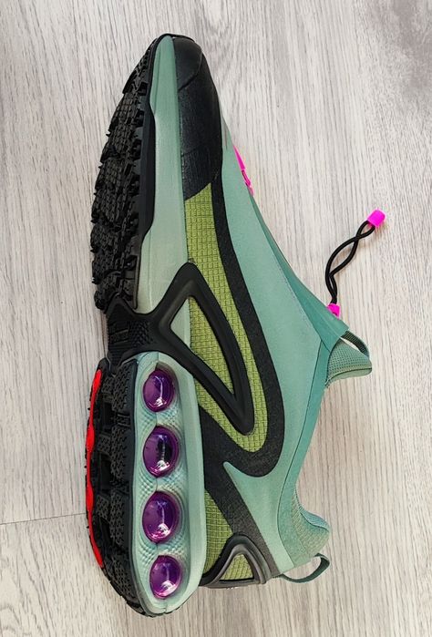 Продаю нові кросівки NIKE