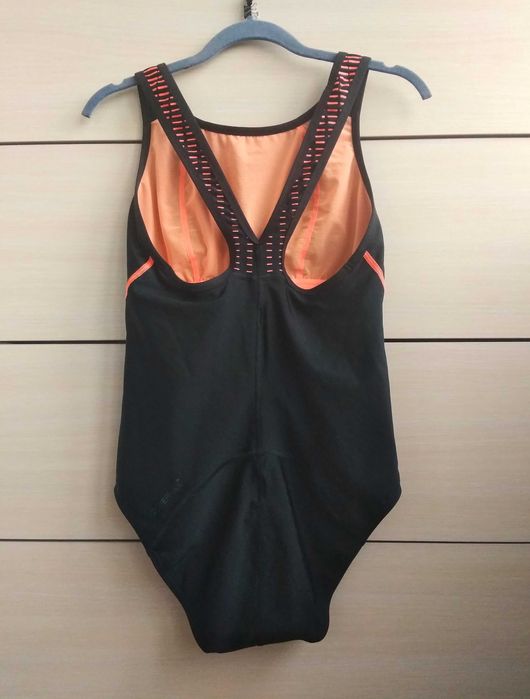 38-40р. сплошной купальник с утяжкой Speedo fit pro