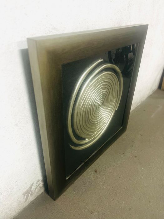 Quadro decorativo com espiral em metal com 1x1m