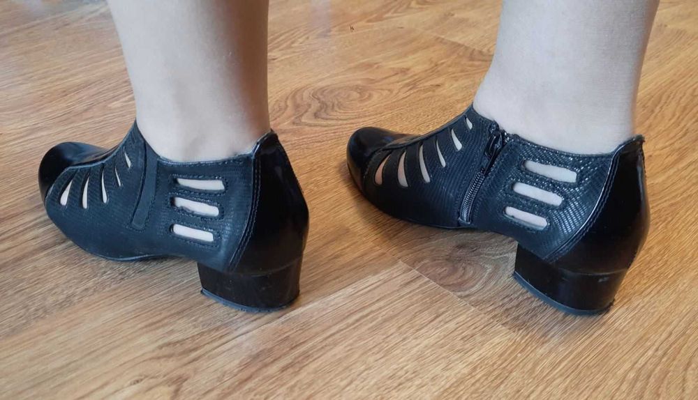 Кожаные туфли, ботинки