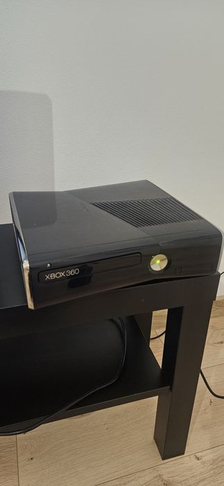 Sprzedam x-box 360