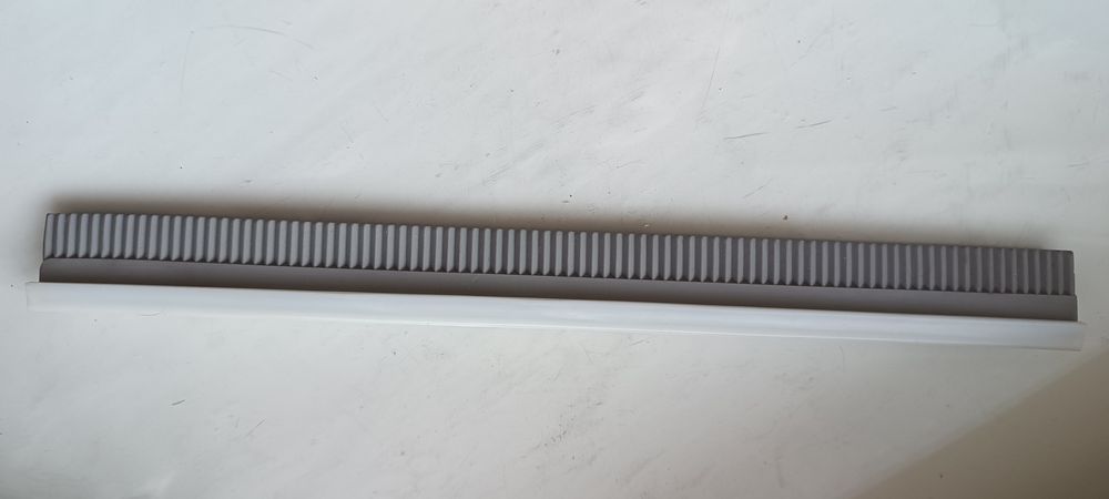 Скребок гумовий щітковий Karcher