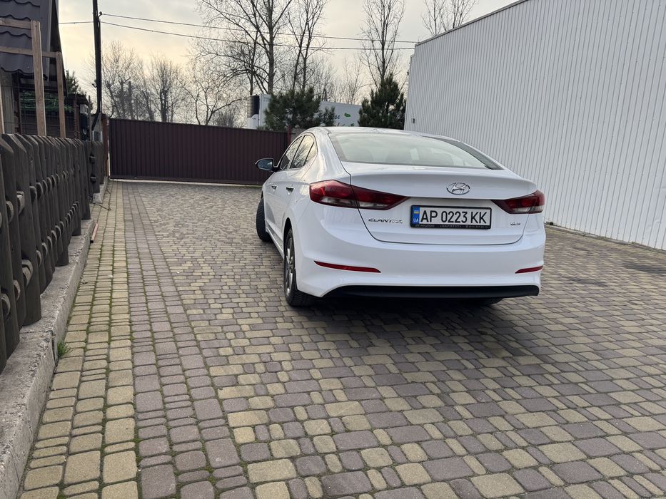 Hyundai Elantra 2018р Офіційна