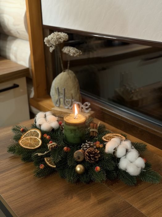 Новорічна декорація на стіл ( свічка до вартості не входить)