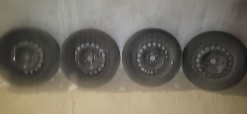 Шини з дисками 235/60