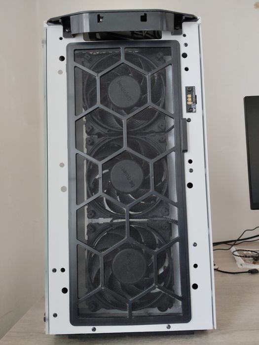 Продам корпус Be quite DX500+3шт кулера Be quite Silent wings 4