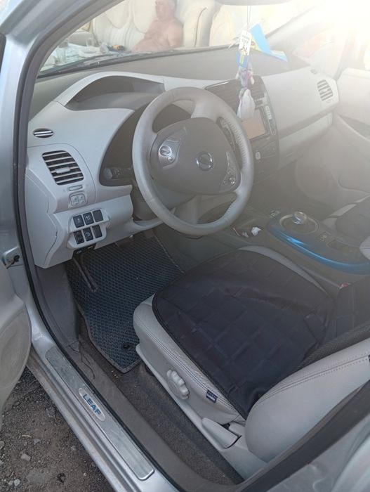 Продам Nissan leaf
