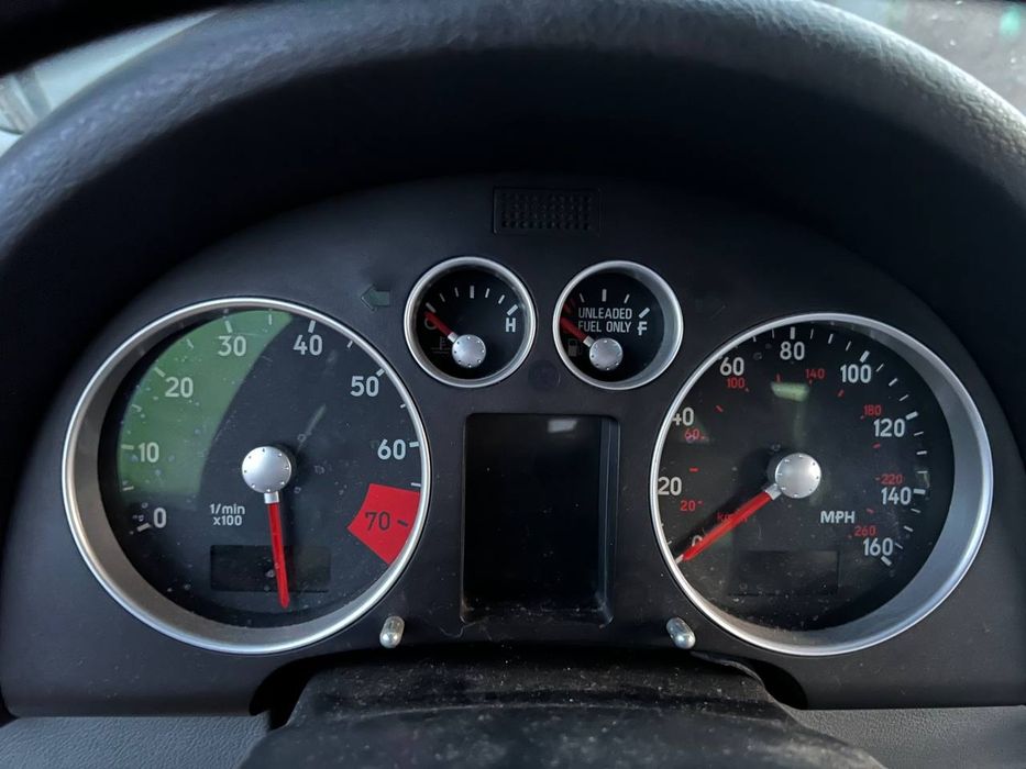 Продам AUDI  TT  1999