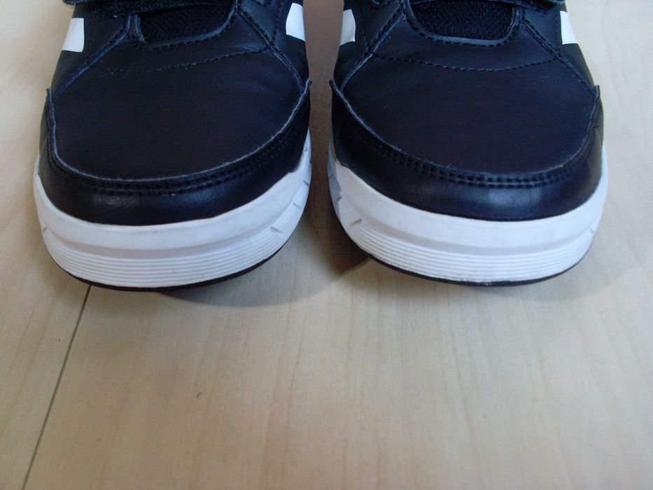 Кроссовки Adidas, 39 размер (25,5 см длина стельки).