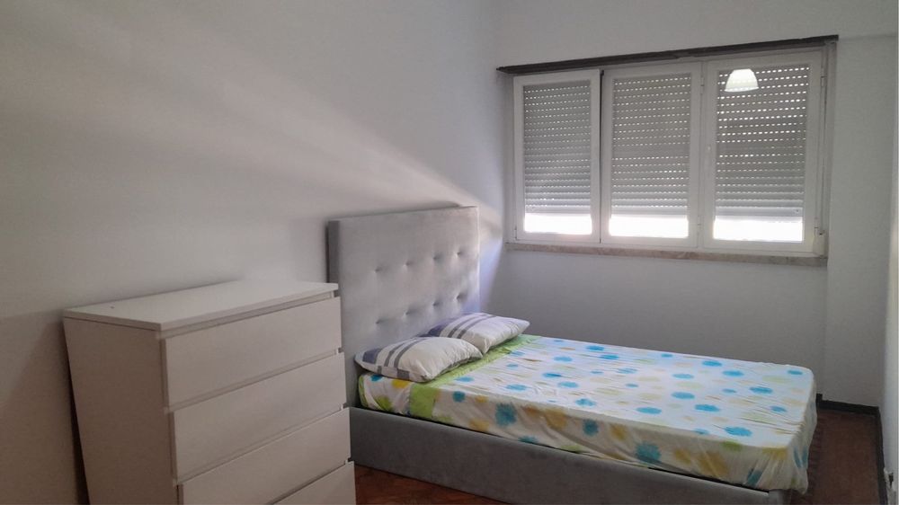 Arrendamento quarto individual 450€ em laranjeiras 10min da estacao de metro