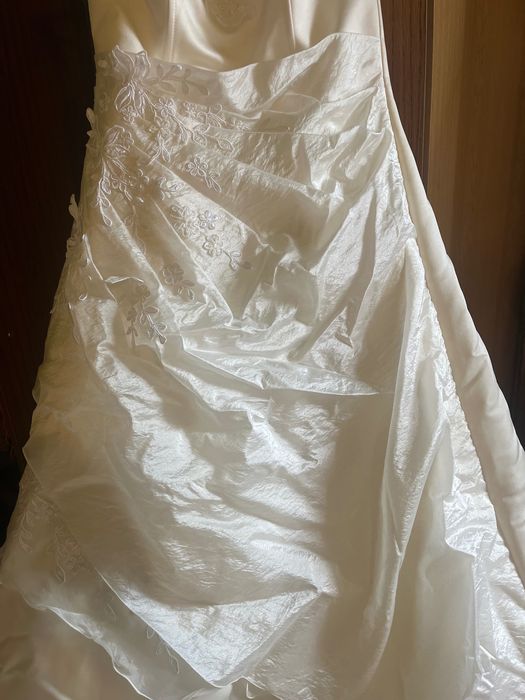 Sukienka ślubna rozm 38-40 ecru