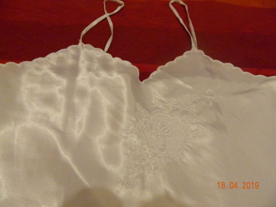 koszulka damska satynowa biała