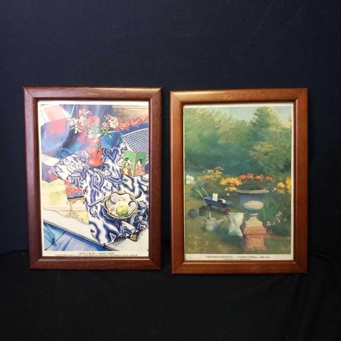 Duas molduras de madeira