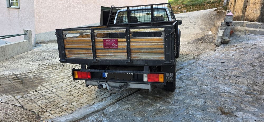 NISSAN D22 4X4 2010