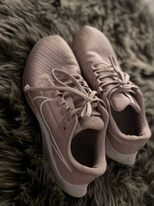 Оригінальні кросівки Nike, торг
