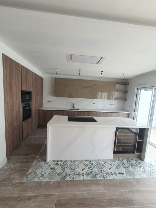 Montador de cozinhas,roupeiros,portas,chão flutuante,decks ...