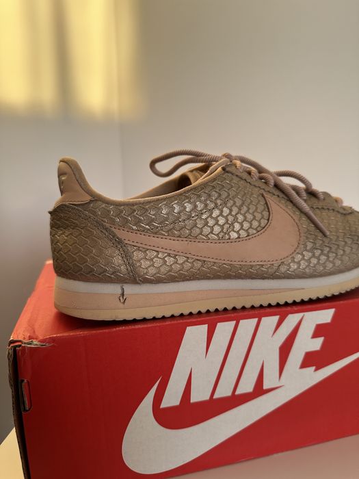 Wmns Classic Cortez SE