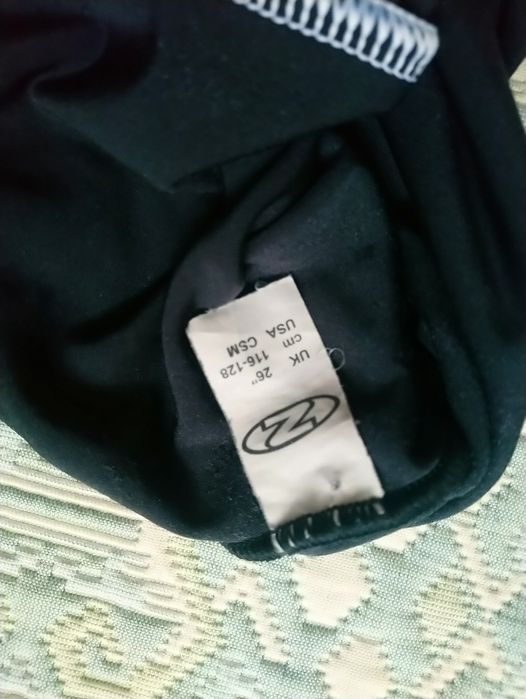 Спортивний купальник довгий рукав на 6-8 років