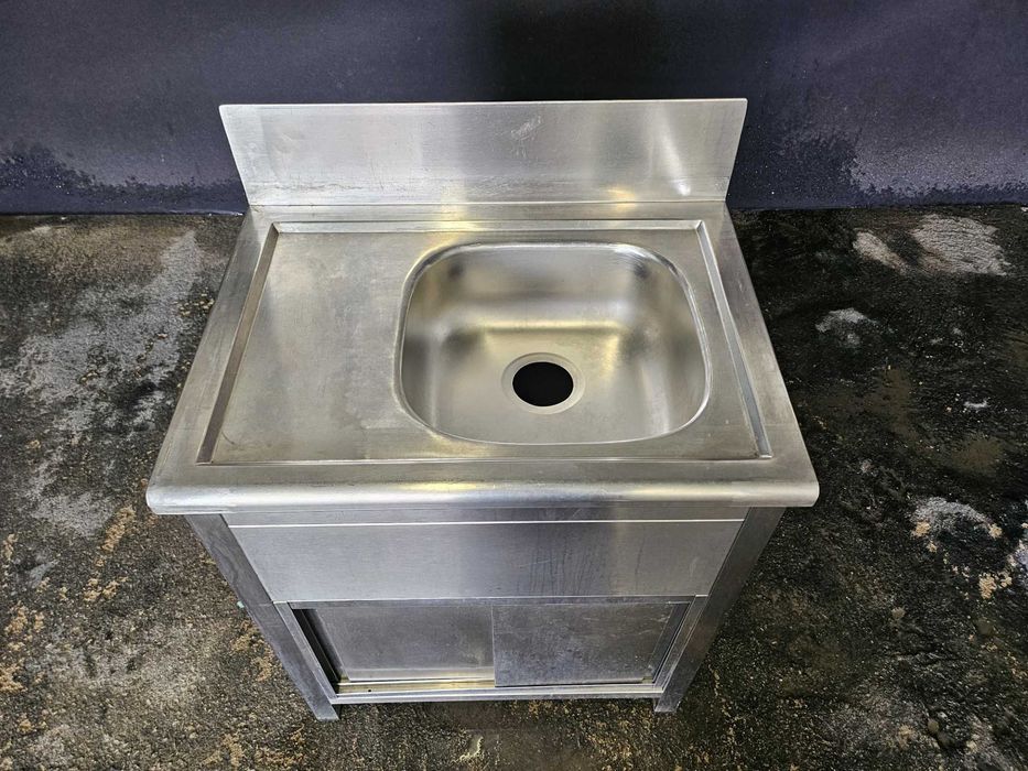 Armário em inox com lava loiça