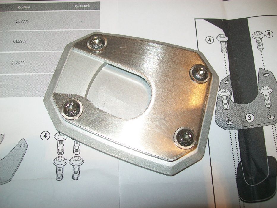 ES1139 CROSSRUNNER 800 (15>19) HONDA poszerzenie stopki GIVI